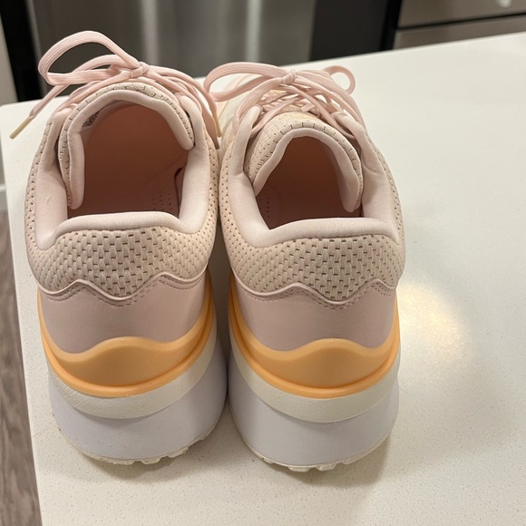Size 10 Adidas Women’s Running Shoes - Picture 3 of 3